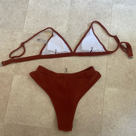 Burnt orange bikini - Picture 2 of 4